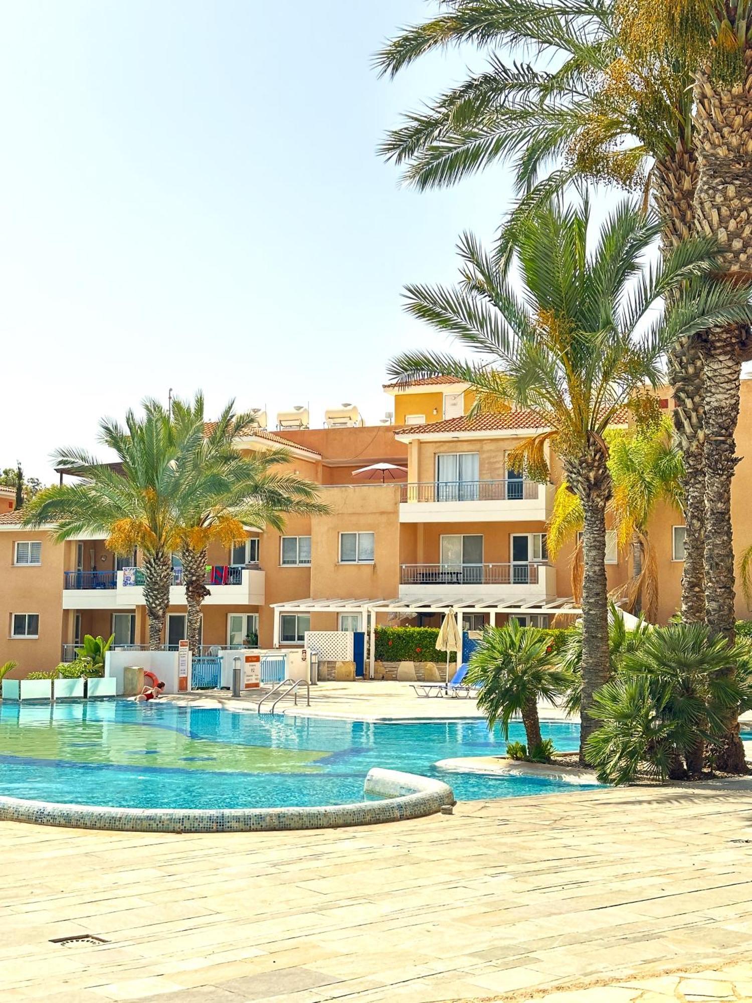 H&O Golden Sun Suite Paphos Exterior photo